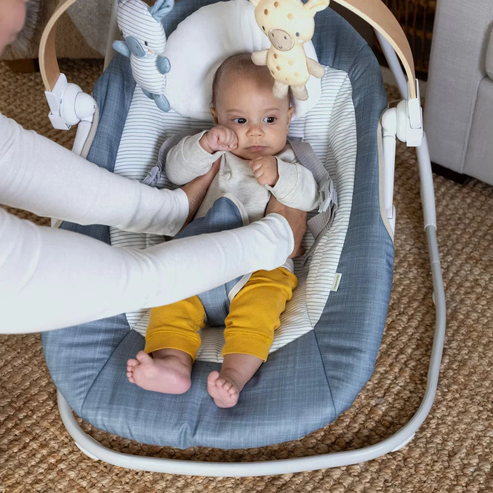 Ingenuity Simple Comfort Compact Swing with Wood Toy Bar - Chambray